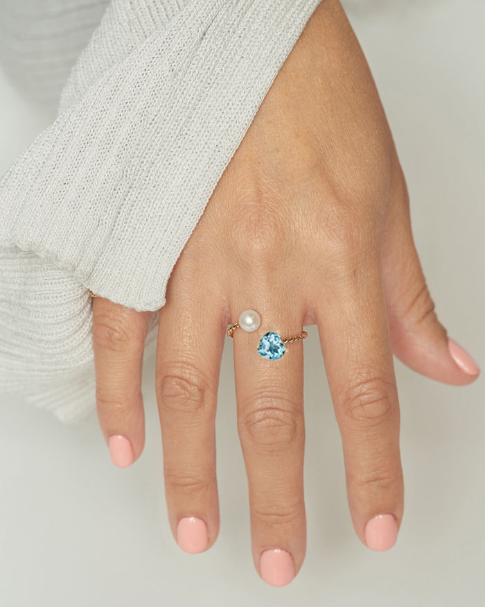 14K Gold Topaz and Pearl Ring