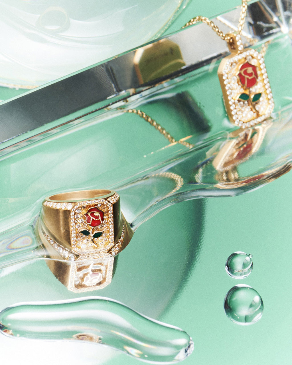 Rose Antique 18K Gold Lacquer and Lab-Grown Diamond Signet Ring