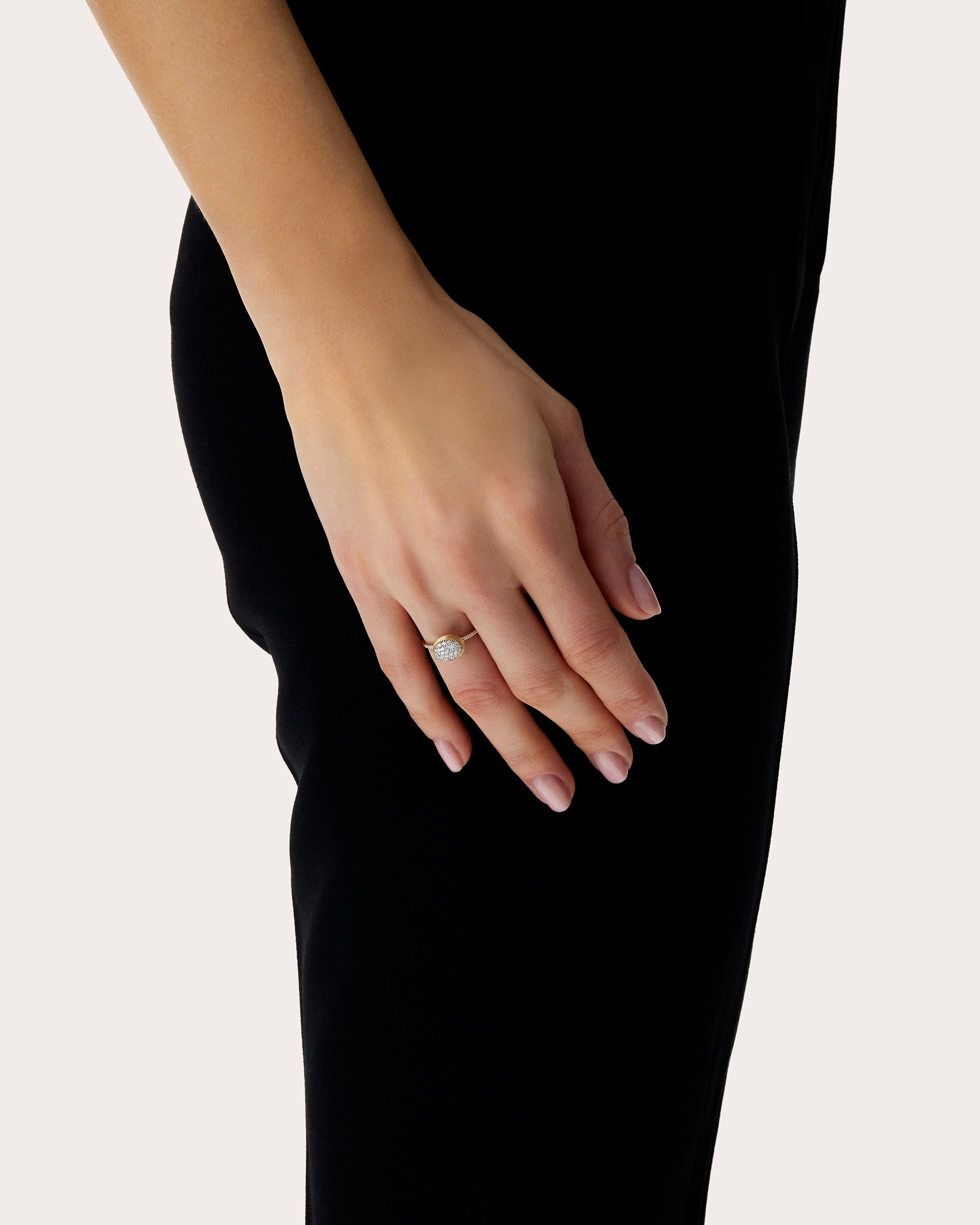 Elite 18K Gold Diamond Ring
