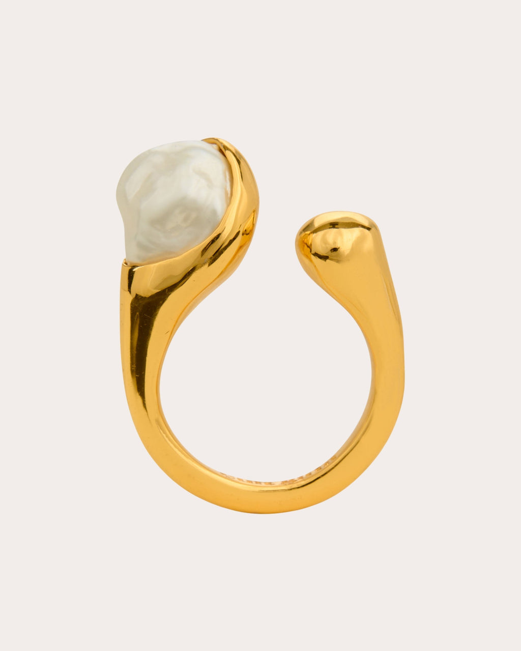 Astrid Ring