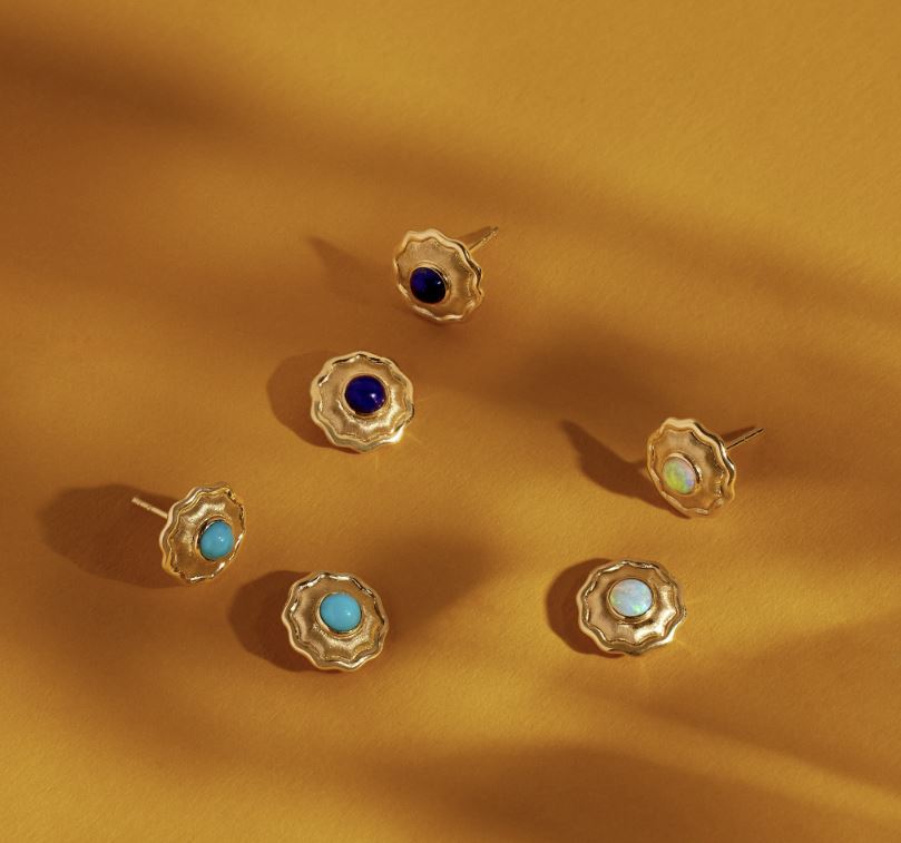 So Wavy 18K Gold Lapis Lazuli Stud Earrings