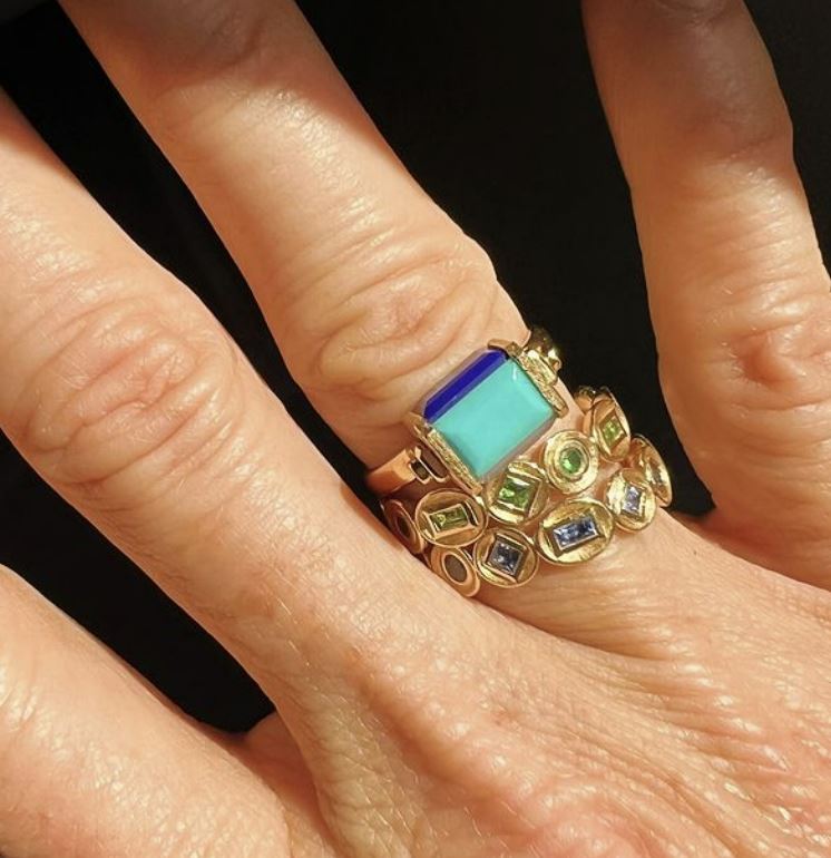 Chroma Illusion 18K Gold Multi-Stone Spinner Ring