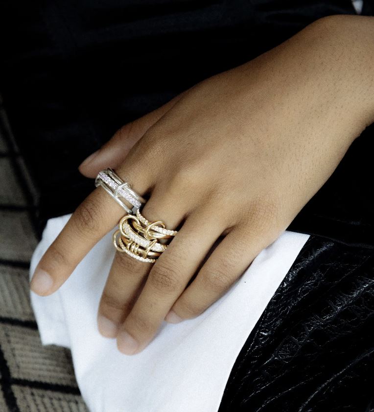 Venus 18K Gold Diamond Linked Rings