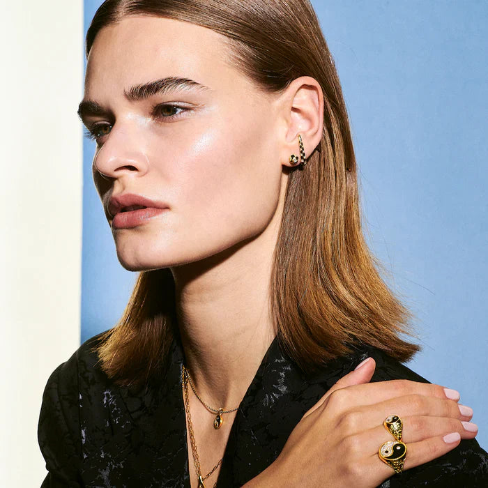 Small Yin Yang 18K Gold Lacquer and Lab-Grown Diamond Signet Ring
