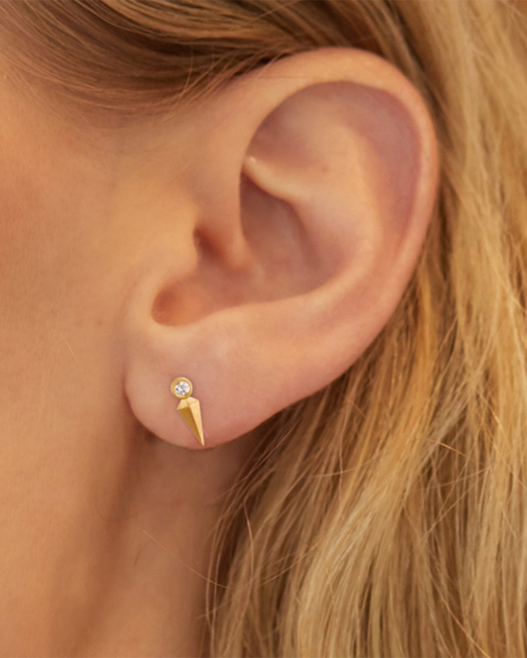 Dagger 18K Gold Diamond Stud Earrings