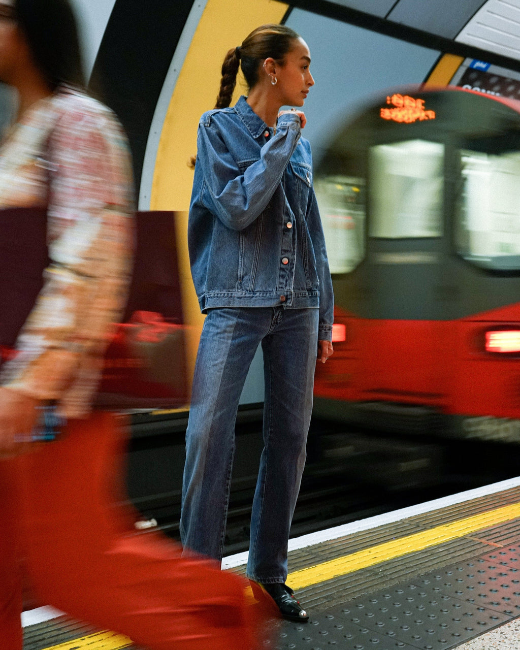 Stovepipe Mid-Rise Two-Tone Jeans