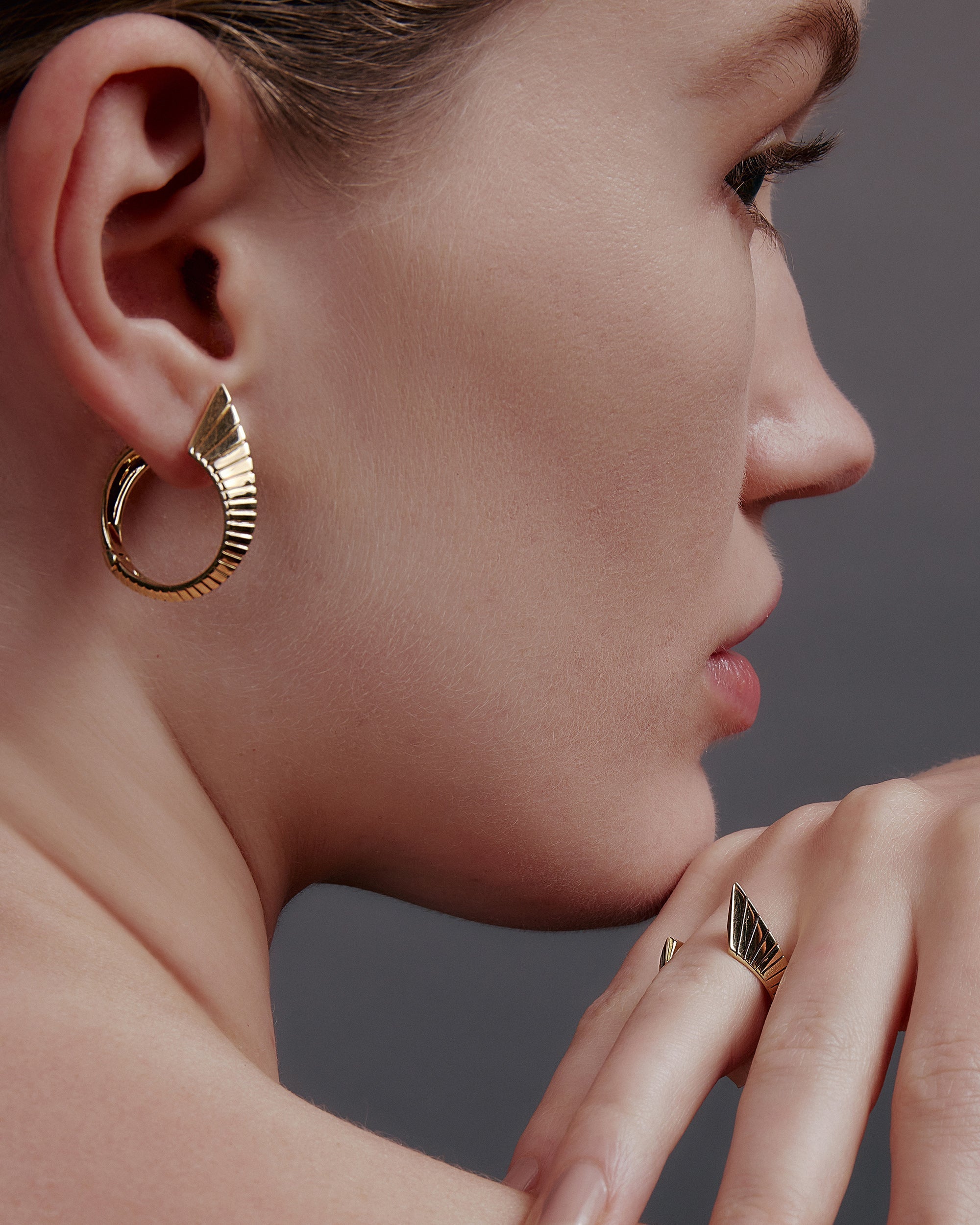 Embrace 18K Gold Ring