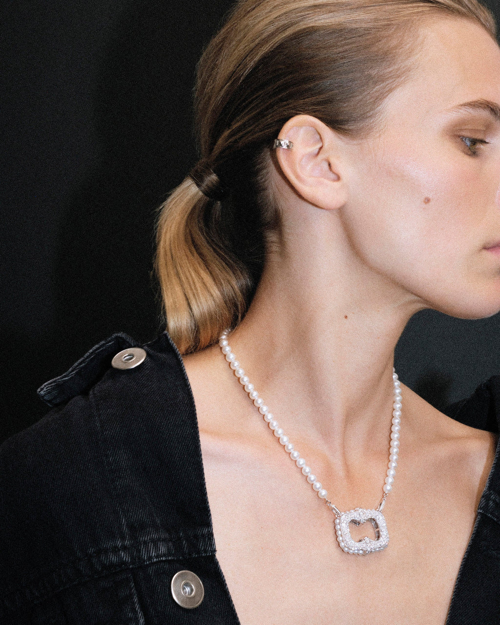 Plastron Rhodium-Plated Sterling Silver Pearl and Diamond Necklace