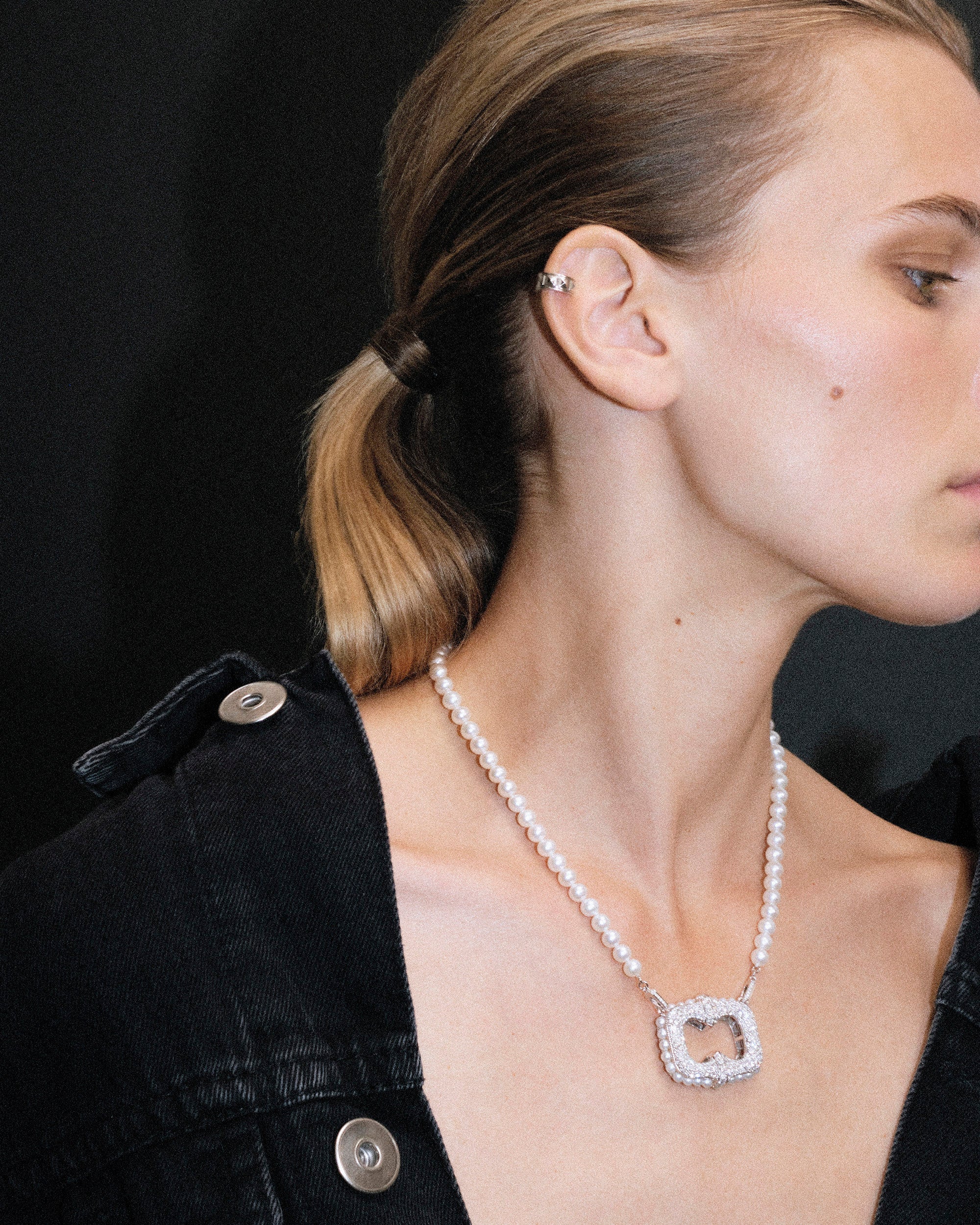 Plastron Rhodium-Plated Sterling Silver Pearl and Diamond Necklace