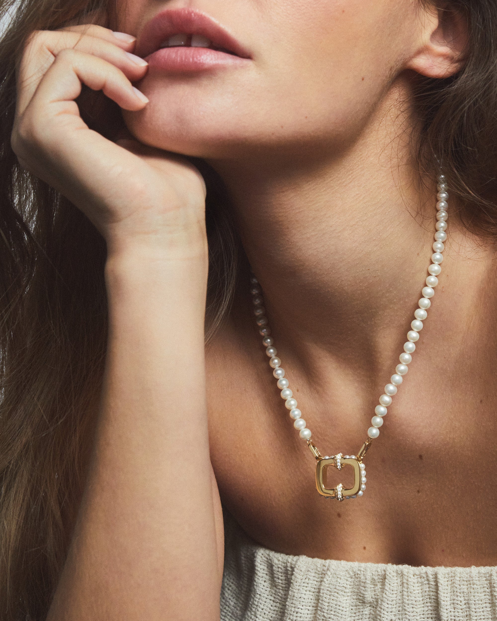 Plastron 18K Gold Pearl and Diamond Necklace