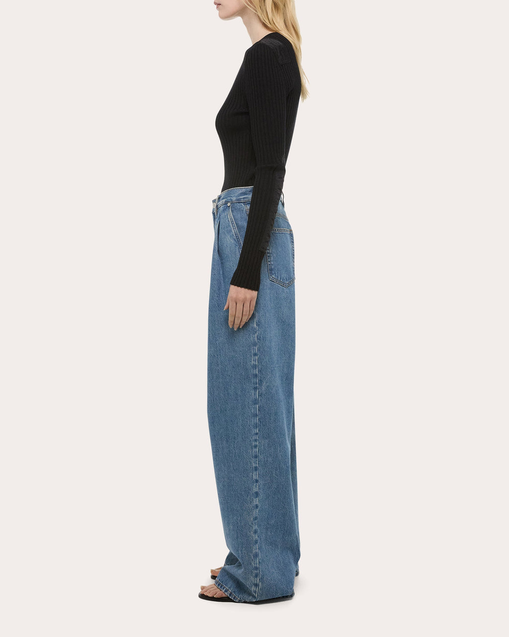 Pleated Wide-Leg Jeans