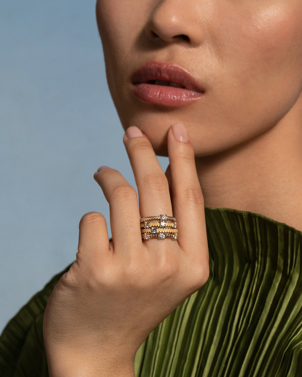 Ribbon 18K Gold Lab-Grown Diamond Triple-Stone Ring