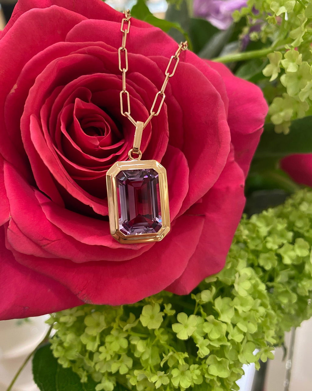 Manhattan 18K Gold Amethyst Pendant Necklace