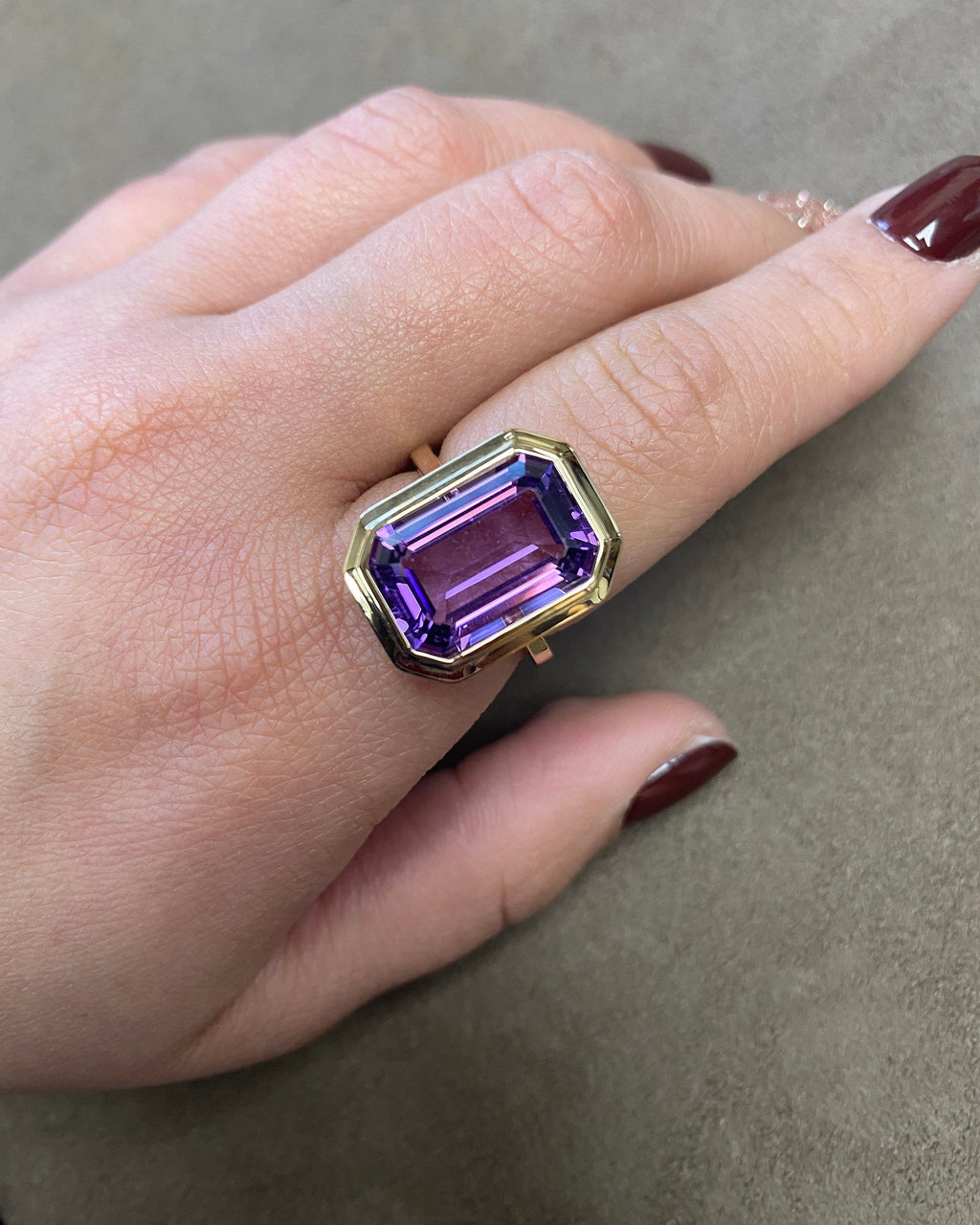 Manhattan 18K Gold Amethyst Ring