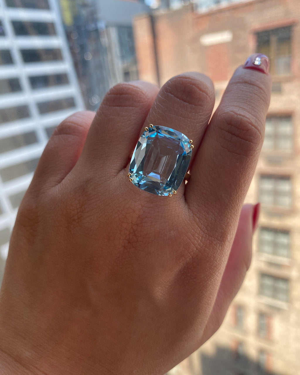 Gossip 18K Gold Blue Topaz Ring