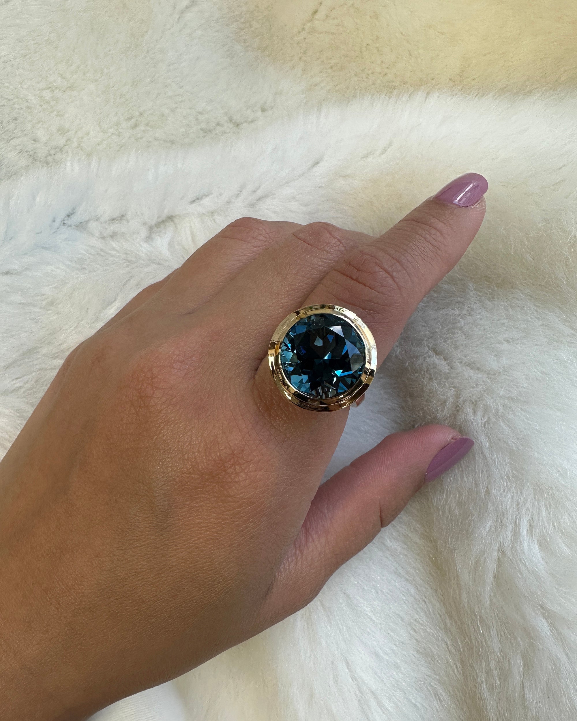 Manhattan 18K Gold London Blue Topaz Ring