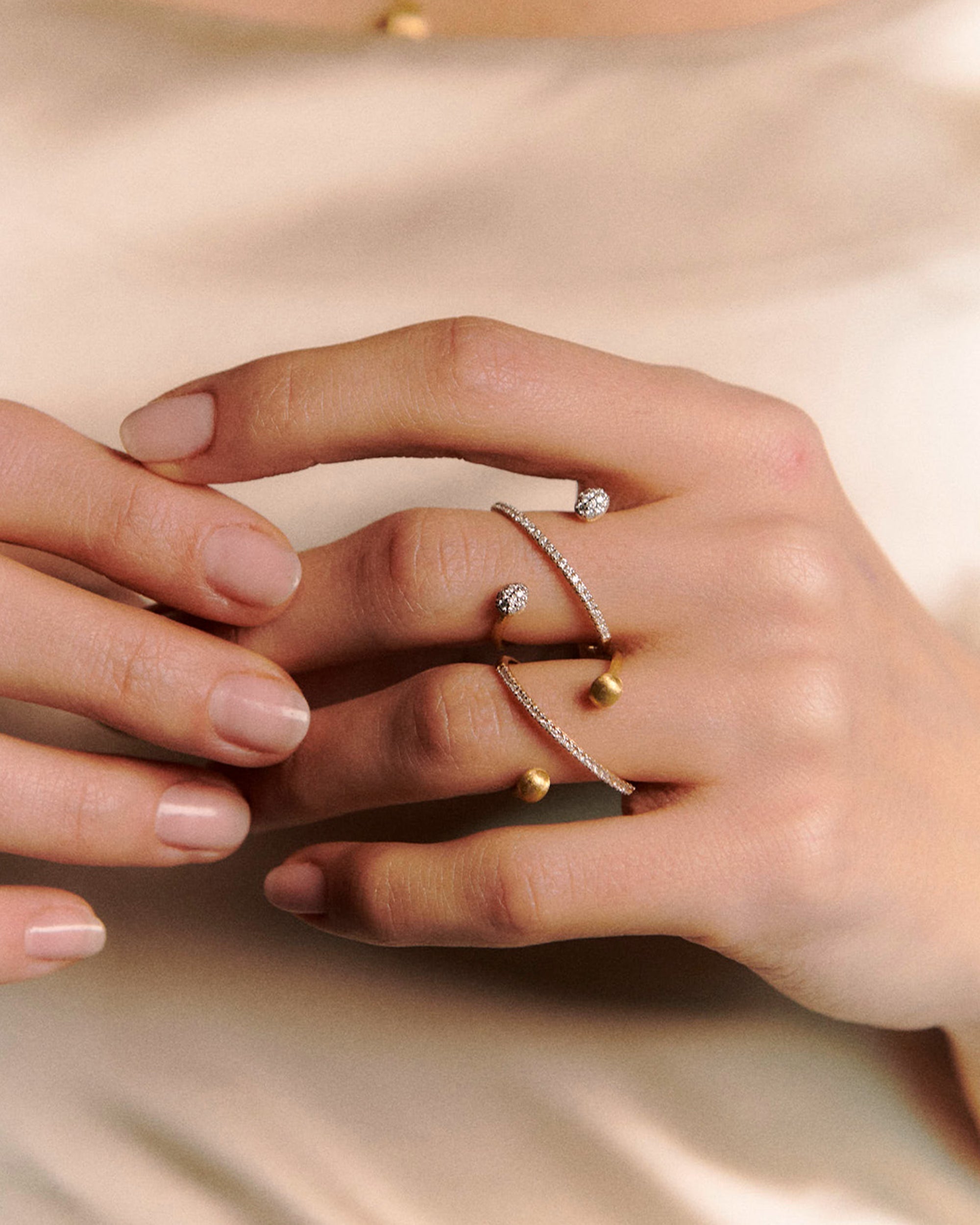 Elite Criss Cross 18K Gold Diamond Ring
