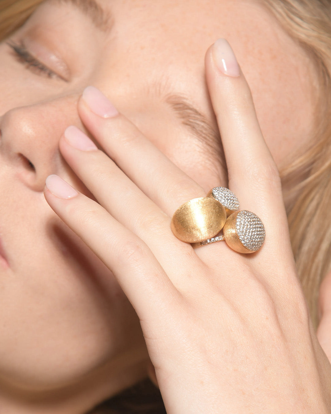 Elite 18K Gold Diamond Ring