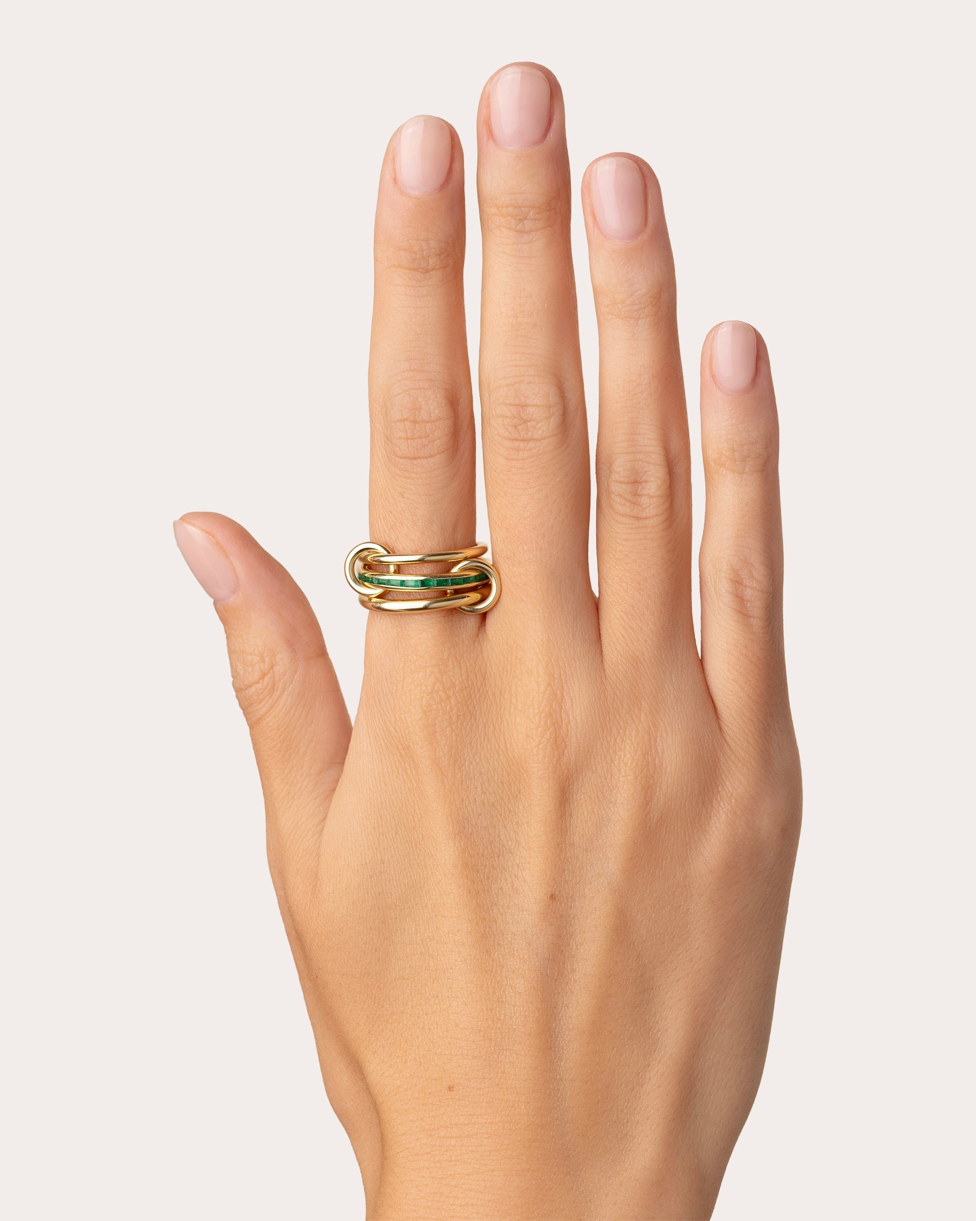 Pyrus 18K Gold Emerald Linked Rings