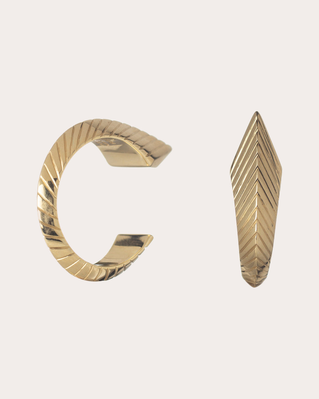 Embrace 18K Gold Ring