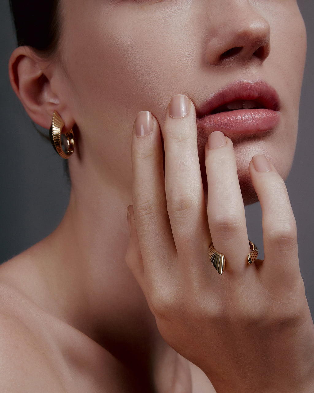 Embrace 18K Gold Ring