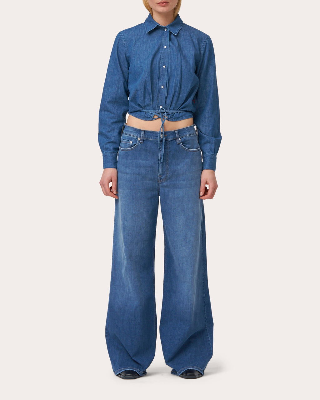 Arizona Loose-Fit Jeans