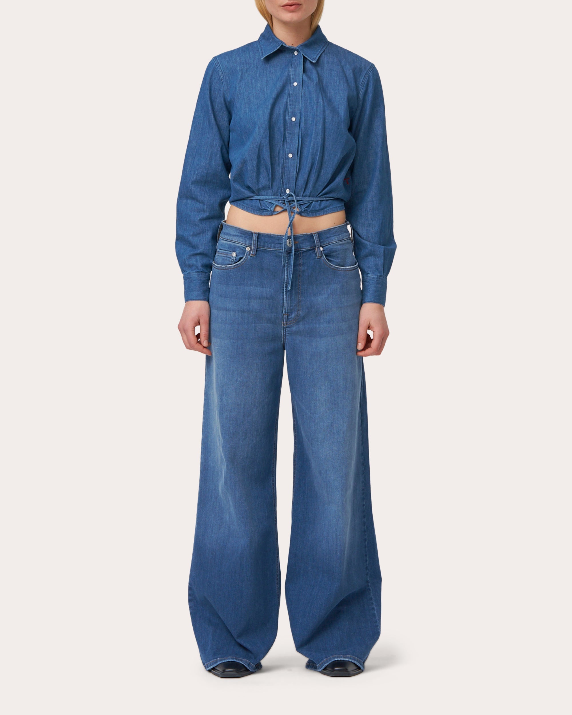 Arizona Loose-Fit Jeans
