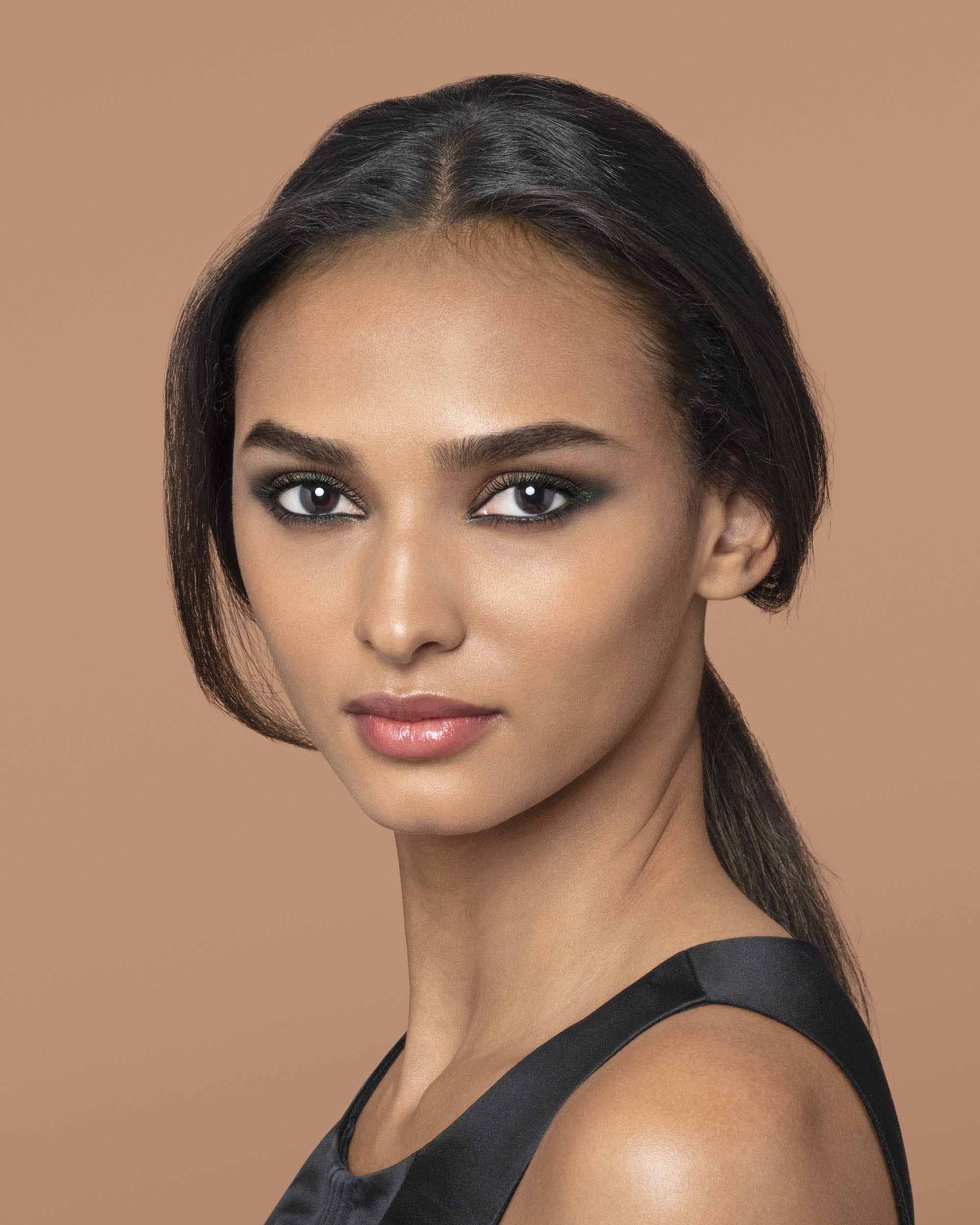 Black Kajal Brightening Eye Liner